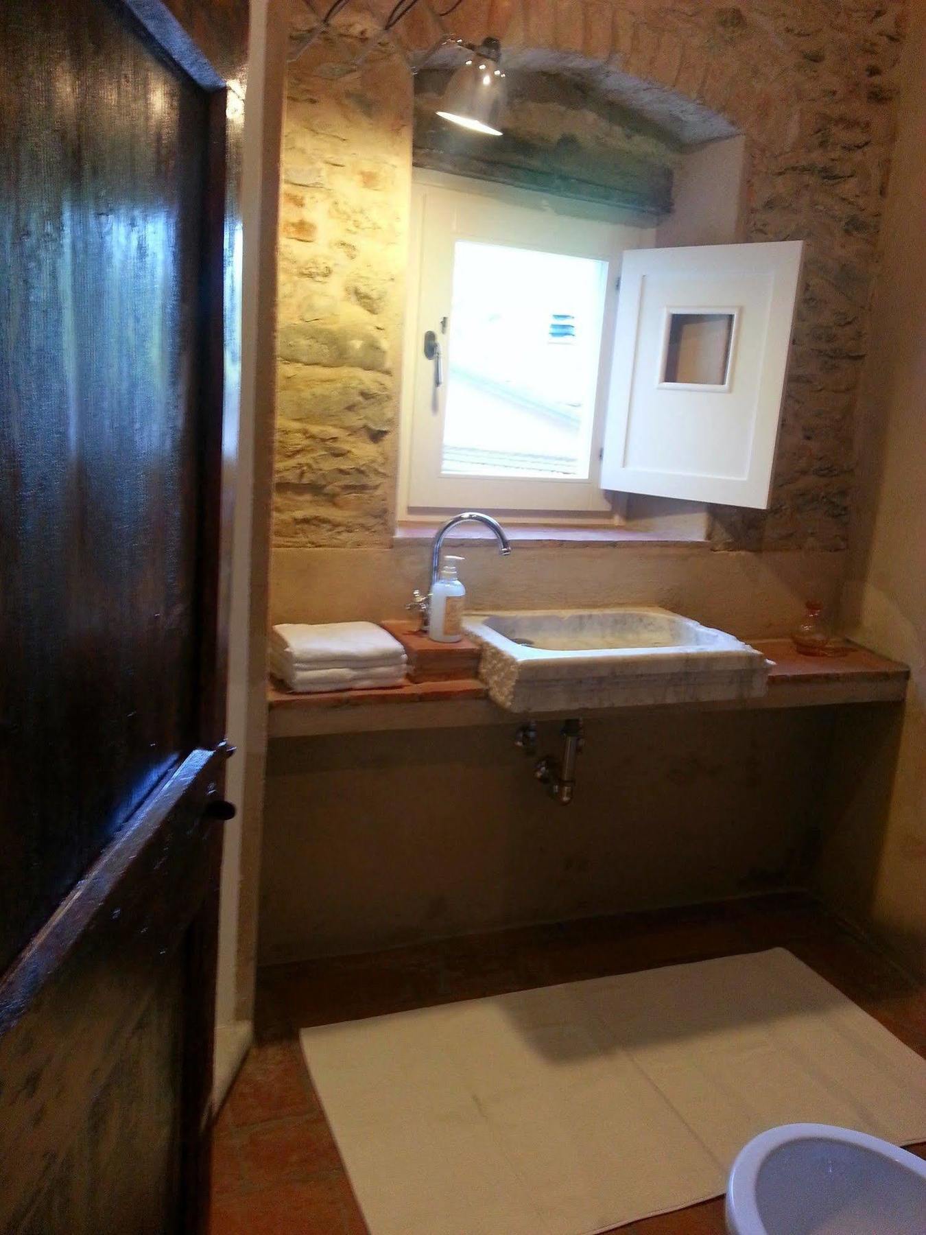 Casale Amati Country House Ortonovo エクステリア 写真