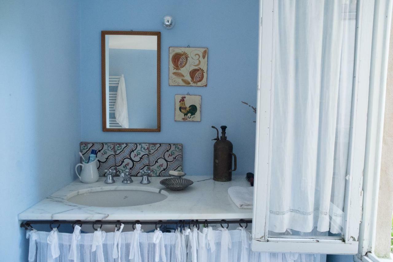 Casale Amati Country House Ortonovo エクステリア 写真